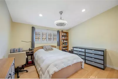 24440 Victory #15, Woodland Hills, CA 91367 - Photo 19