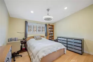 24440 Victory, Woodland Hills, CA 91367 - Photo 19