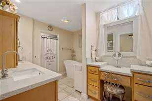 24440 Victory, Woodland Hills, CA 91367 - Photo 17