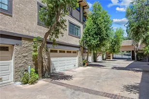 24440 Victory, Woodland Hills, CA 91367 - Photo 29