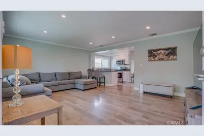 15370 Kadota, Sylmar, CA 91342 - Photo 5