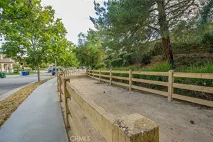 15370 Kadota, Sylmar, CA 91342 - Photo 33