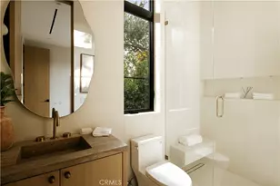23338 Collins St, Woodland Hills, CA 91367 - Photo 31