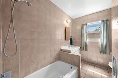 14515 Daubert, Mission Hills (San Fernando), CA 91345 - Photo 29