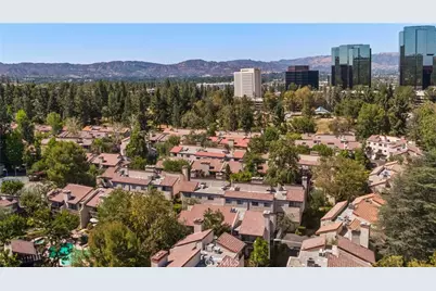 5711 Owensmouth #125, Woodland Hills, CA 91367 - Photo 23