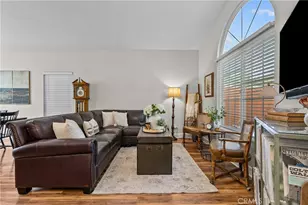 24510 Apple St, Newhall, CA 91321 - Photo 3