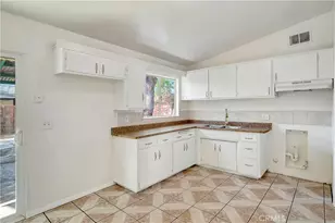 1033 W Holguin, Lancaster, CA 93534 - Photo 13