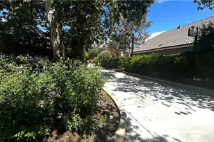 25845 Espinoza Dr, Valencia, CA 91355 - Photo 41