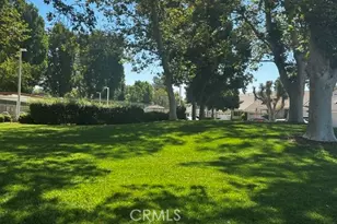 25845 Espinoza Dr, Valencia, CA 91355 - Photo 35