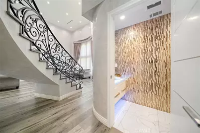 18016 Raymer Street, Northridge, CA 91325 - Photo 9