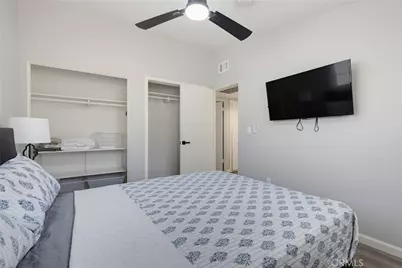 6564 Kelvin Avenue, Los Angeles, CA 91306 - Photo 17