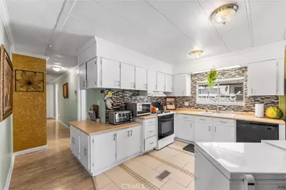 30000 Sand Canyon Rd. #24, Canyon Country, CA 91387 - Photo 17