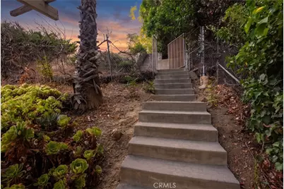 4807 Ellenita Avenue, Tarzana, CA 91356 - Photo 21