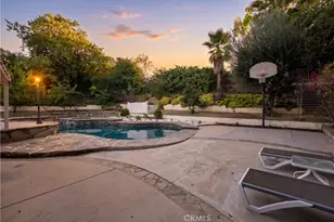 4807 Ellenita Ave, Tarzana, CA 91356 - Photo 19