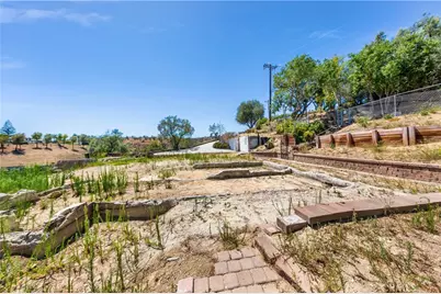 375 W Highland, Camarillo, CA 93010 - Photo 17