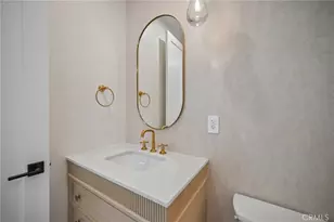 6742 Nagle Ave, Los Angeles, CA 91401 - Photo 39