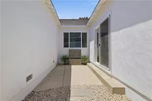 7446 Dempsey Ave, Lake Balboa, CA 91406 - Photo 27