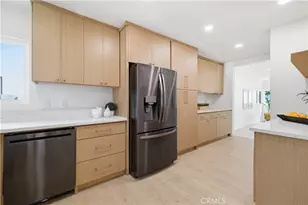 7446 Dempsey Ave, Lake Balboa, CA 91406 - Photo 11