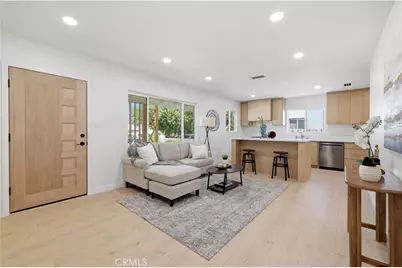 7446 Dempsey Avenue, Lake Balboa, CA 91406 - Photo 5