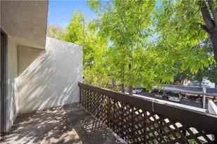 23515 Lyons, Valencia, CA 91355 - Photo 21