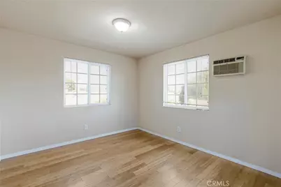 8012 Hesperia, Reseda, CA 91335 - Photo 31