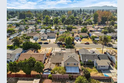 8012 Hesperia, Reseda, CA 91335 - Photo 41