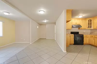 8012 Hesperia, Reseda, CA 91335 - Photo 23