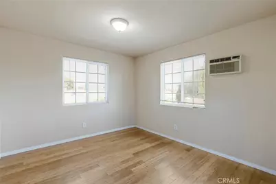 8012 Hesperia, Reseda, CA 91335 - Photo 31