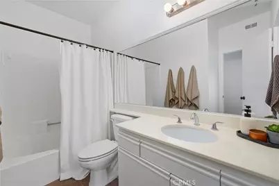 27646 Susan Beth Way #C, Saugus, CA 91350 - Photo 17