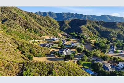 26474 Ranch Creek Road, Canyon Country, CA 91387 - Photo 5