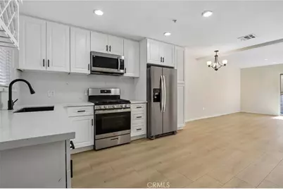 14618 Gilmore Street #16, Van Nuys, CA 91411 - Photo 3