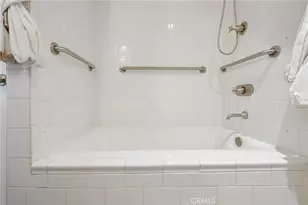 1131 Alta Loma, West Hollywood, CA 90069 - Photo 23