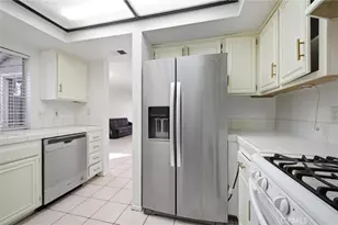 14380 Foothill Blvd, Los Angeles, CA 91342 - Photo 9