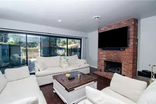21209 Dumetz Rd, Woodland Hills, CA 91364 - Photo 11
