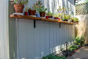 21209 Dumetz Rd, Woodland Hills, CA 91364 - Photo 55