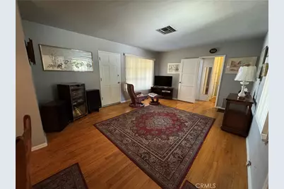 7039 Hesperia, Reseda, CA 91335 - Photo 7