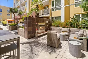 21301 Erwin St, Woodland Hills, CA 91367 - Photo 3