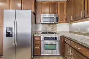 21301 Erwin St, Woodland Hills, CA 91367 - Photo 19