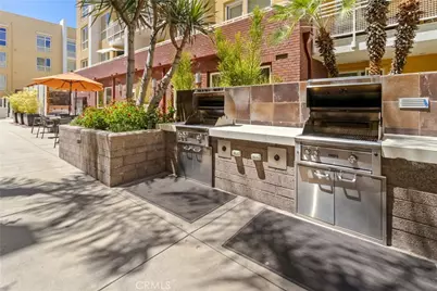 21301 Erwin Street #511, Woodland Hills, CA 91367 - Photo 13