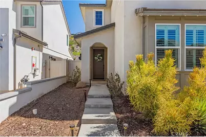 28588 Foothill, Saugus, CA 91350 - Photo 3
