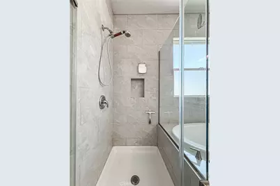 946 Warwick, Thousand Oaks, CA 91360 - Photo 45