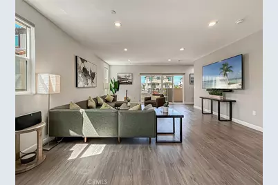 946 Warwick, Thousand Oaks, CA 91360 - Photo 13