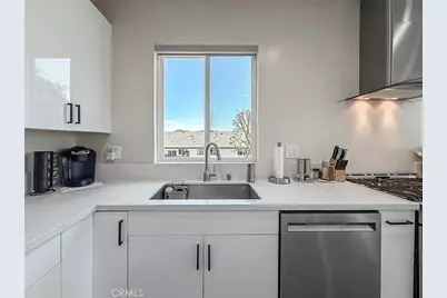946 Warwick, Thousand Oaks, CA 91360 - Photo 21
