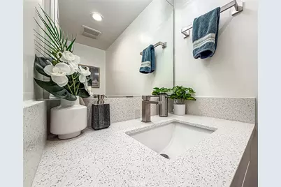 946 Warwick, Thousand Oaks, CA 91360 - Photo 25