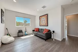 946 Warwick, Thousand Oaks, CA 91360 - Photo 35