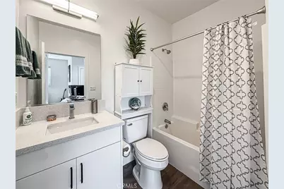 946 Warwick, Thousand Oaks, CA 91360 - Photo 37