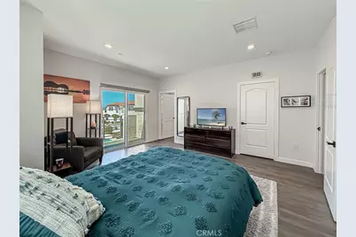 946 Warwick, Thousand Oaks, CA 91360 - Photo 41