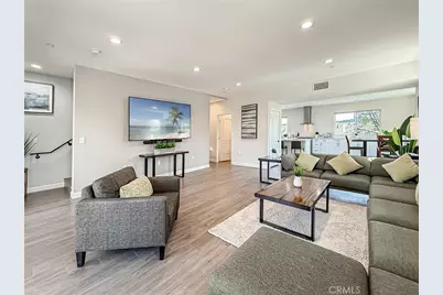 946 Warwick, Thousand Oaks, CA 91360 - Photo 11