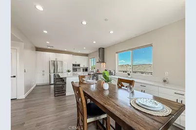 946 Warwick, Thousand Oaks, CA 91360 - Photo 15