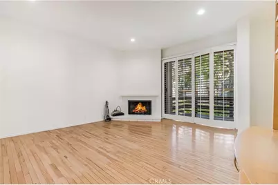 21901 Burbank Boulevard #218, Woodland Hills, CA 91367 - Photo 5